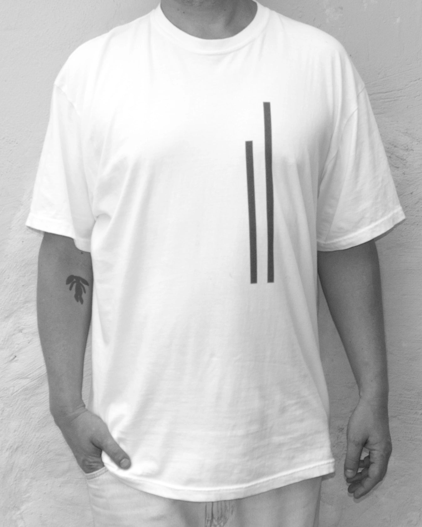 VERTICAL INTERRUPTION // WHITE